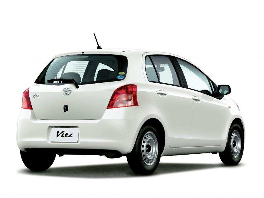  Toyota Vitz 2005 года  (фото 7 из 13)